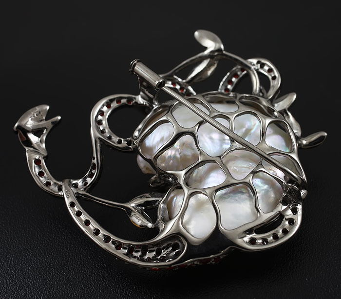 Brooch